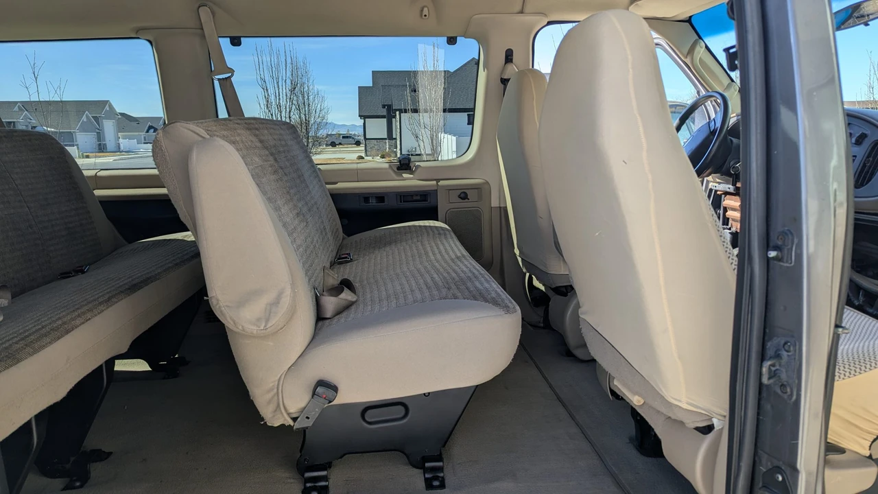 2004 Ford Econoline Van - Image 31 of 31