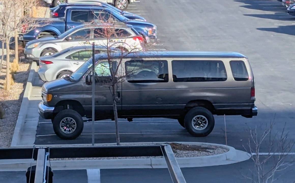 2004 Ford Econoline Van - Image 5 of 31