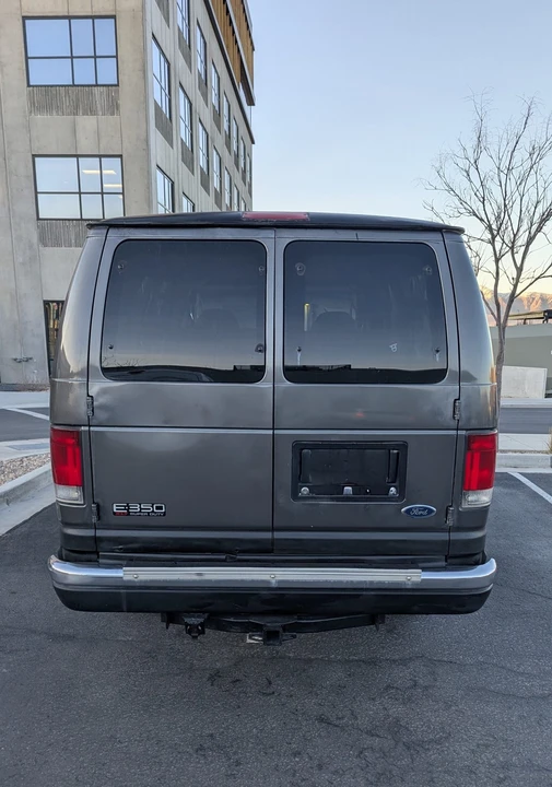2004 Ford Econoline Van - Image 9 of 31