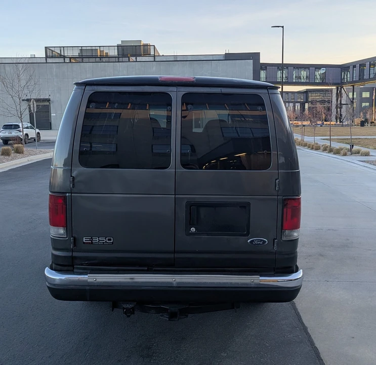2004 Ford Econoline Van - Image 8 of 31