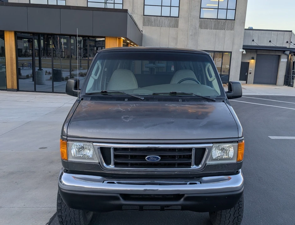 2004 Ford Econoline Van - Image 16 of 31