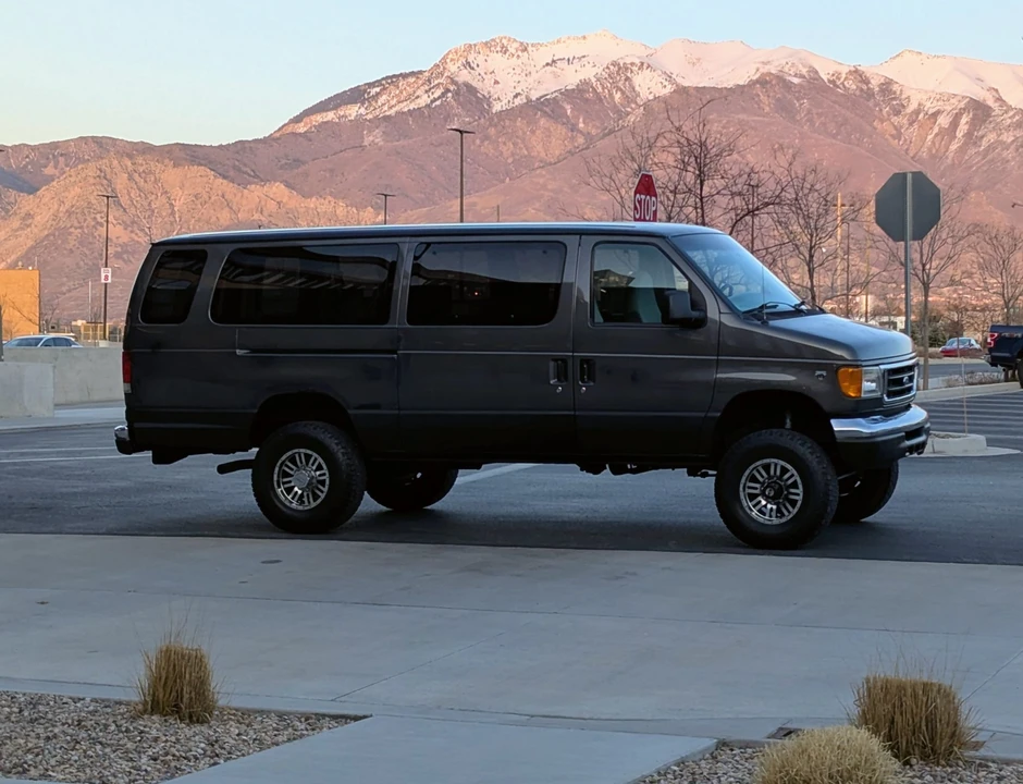 2004 Ford Econoline Van - Image 13 of 31