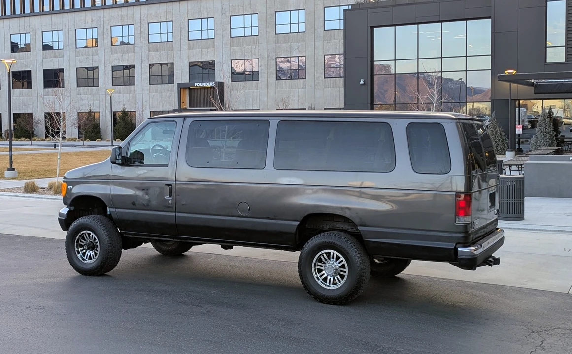 2004 Ford Econoline Van - Image 6 of 31