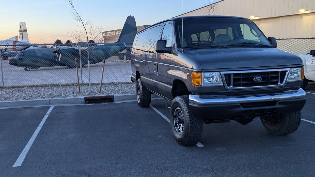 2004 Ford Econoline Van - Image 15 of 31