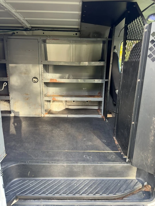 2004 Ford Econoline Van - Image 18 of 21