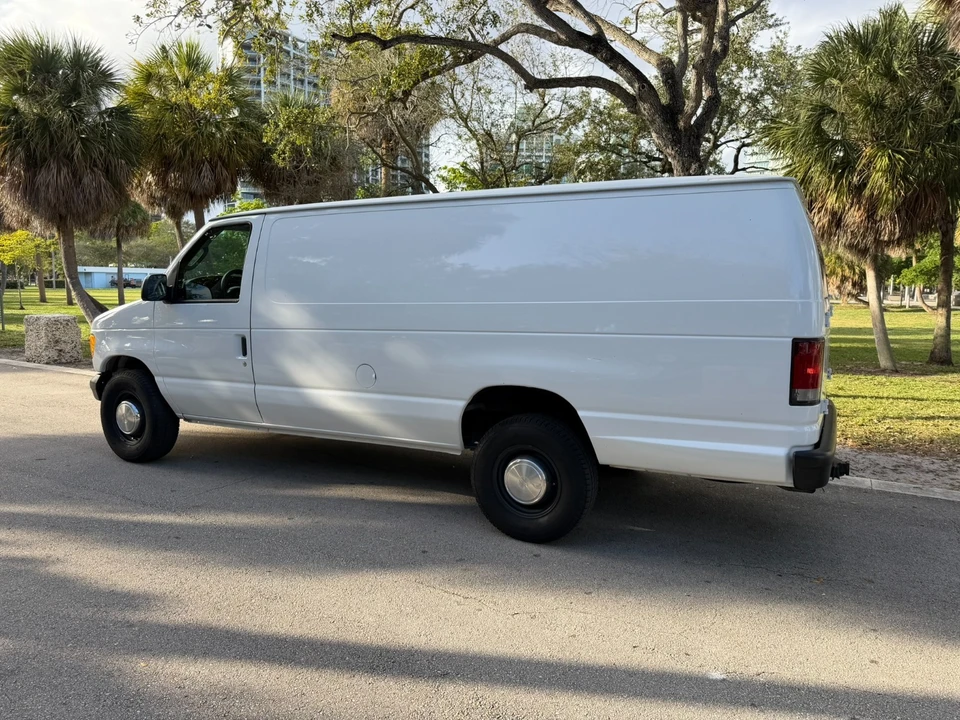 2004 Ford Econoline Van - Image 4 of 21