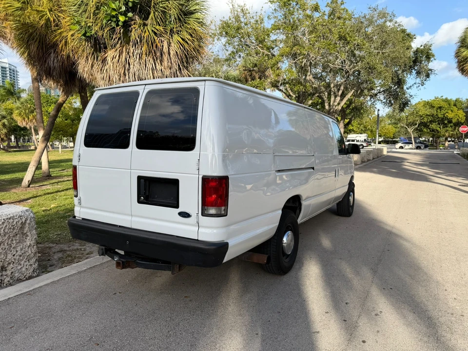 2004 Ford Econoline Van - Image 6 of 21