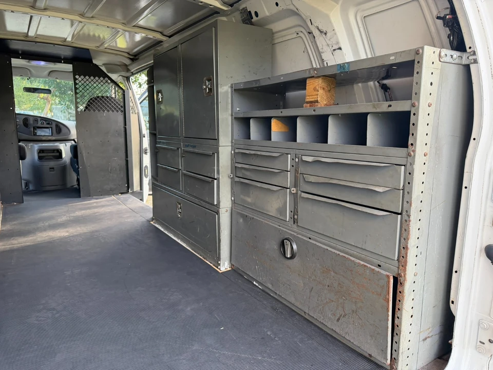 2004 Ford Econoline Van - Image 21 of 21