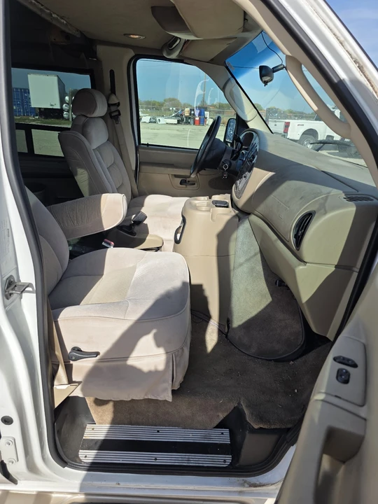 2004 Ford Econoline Van - Image 12 of 15