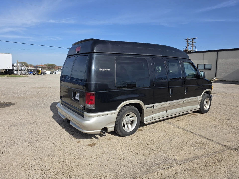 2004 Ford Econoline Van - Image 4 of 18