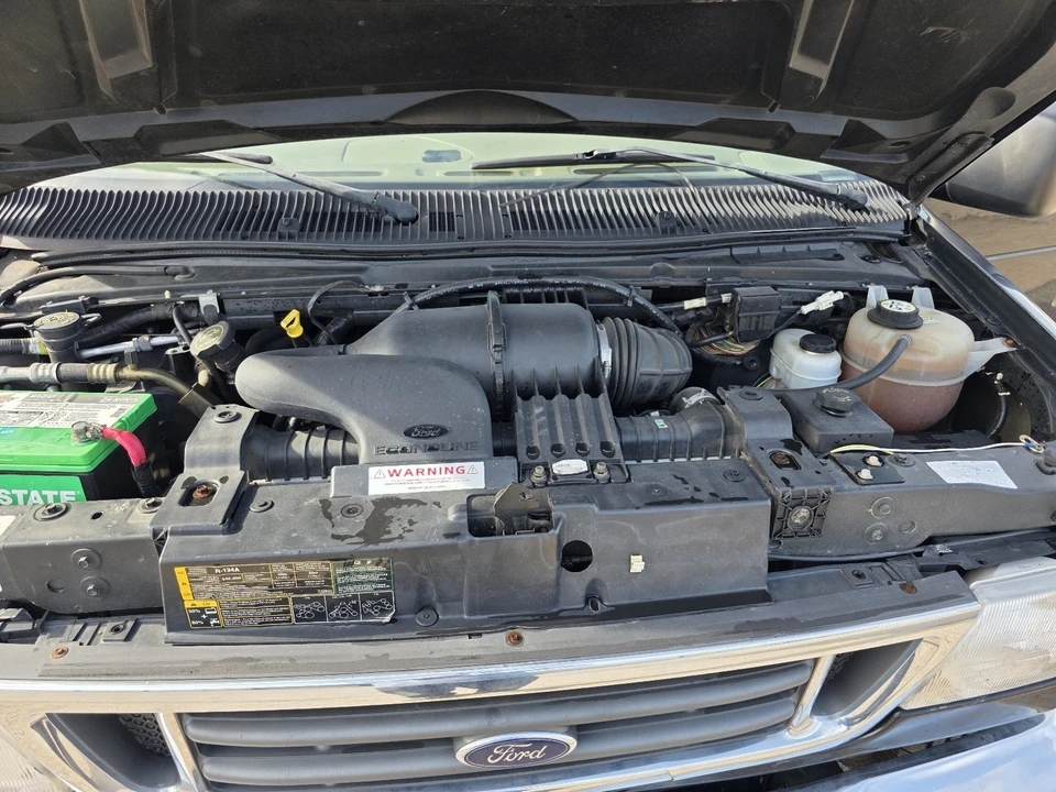 2004 Ford Econoline Van - Image 16 of 18