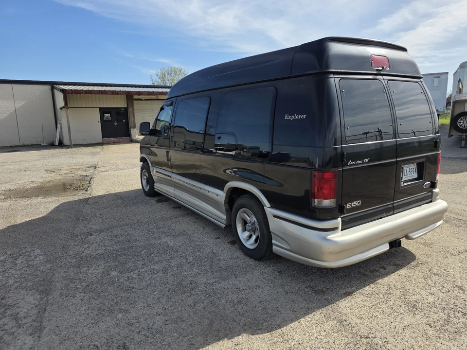 2004 Ford Econoline Van - Image 6 of 18