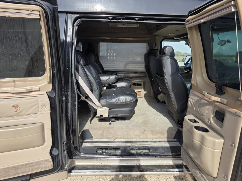 2004 Ford Econoline Van - Image 17 of 18
