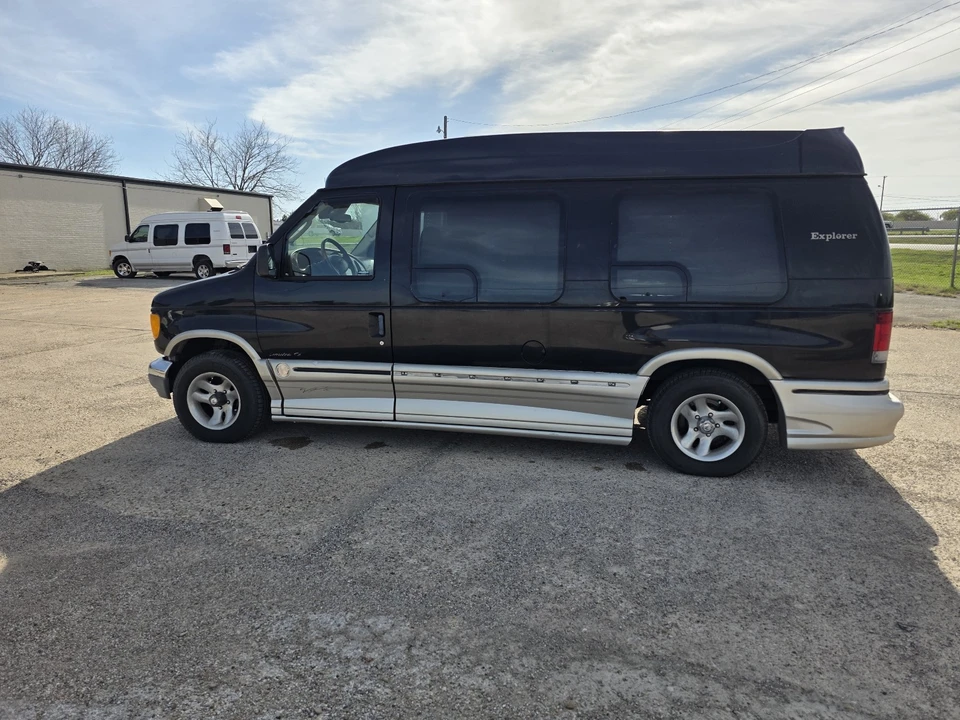 2004 Ford Econoline Van - Image 7 of 18