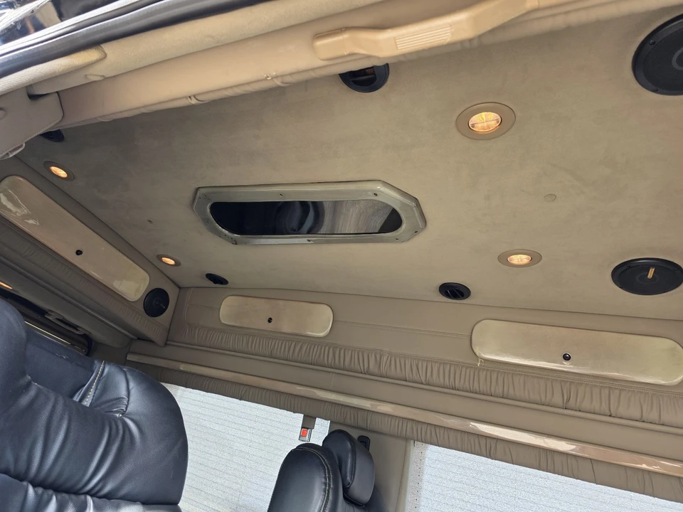 2004 Ford Econoline Van - Image 14 of 18