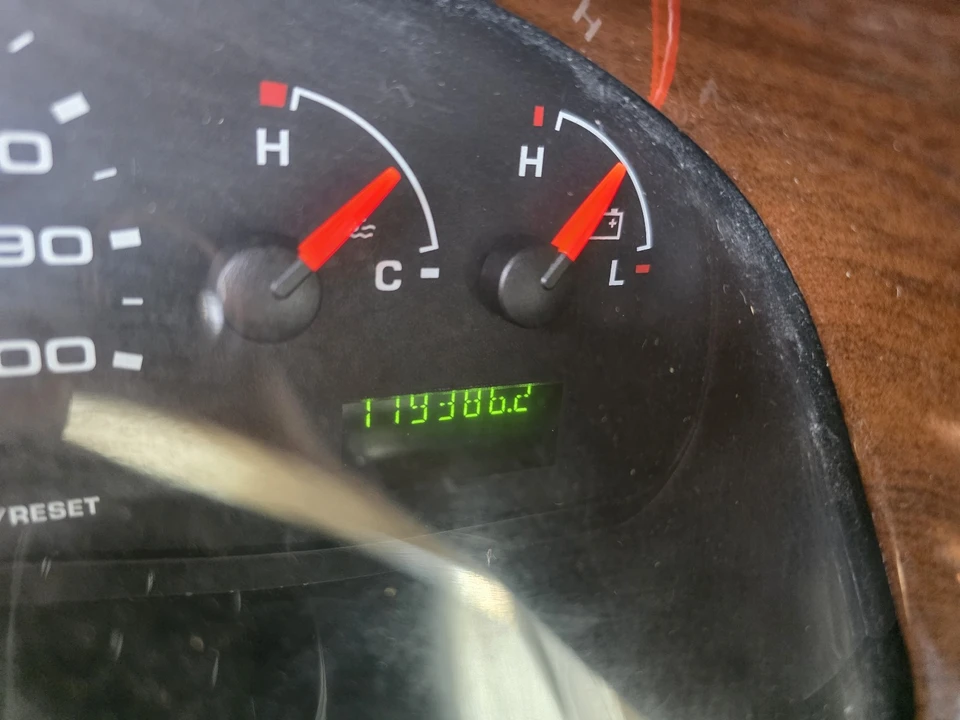 2004 Ford Econoline Van - Image 11 of 18