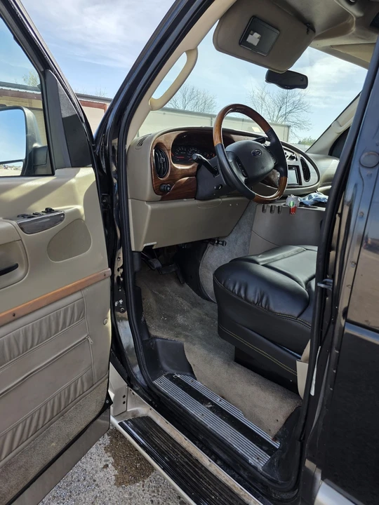 2004 Ford Econoline Van - Image 10 of 18
