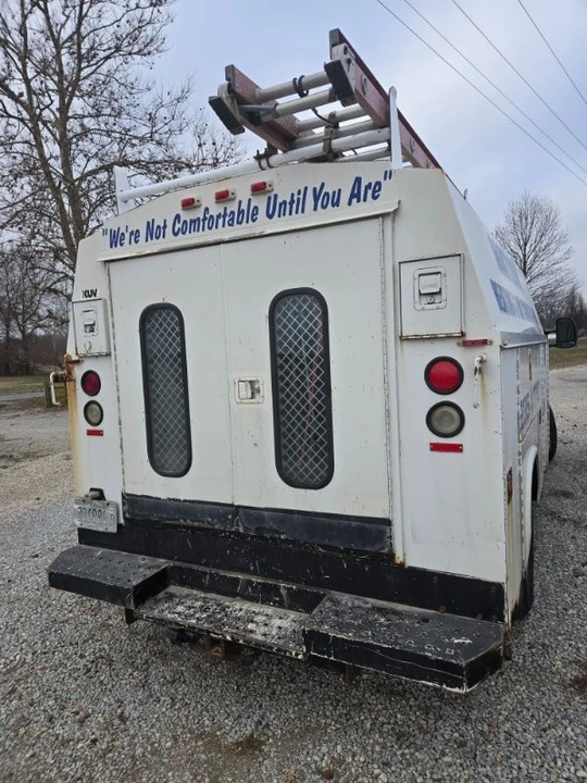 2004 Ford Econoline Van - Image 2 of 9