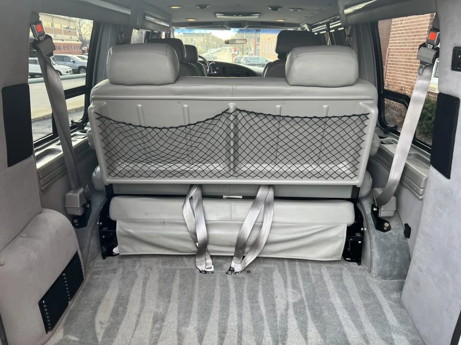 2004 Ford Econoline Van - Image 9 of 11