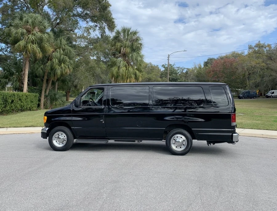 2004 Ford Econoline Van - Image 2 of 19