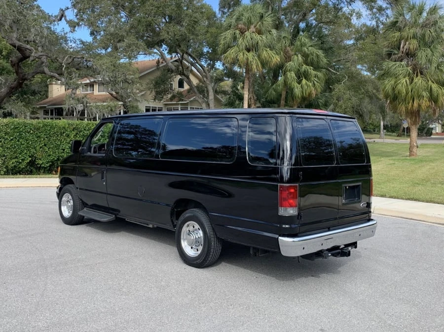 2004 Ford Econoline Van - Image 3 of 19