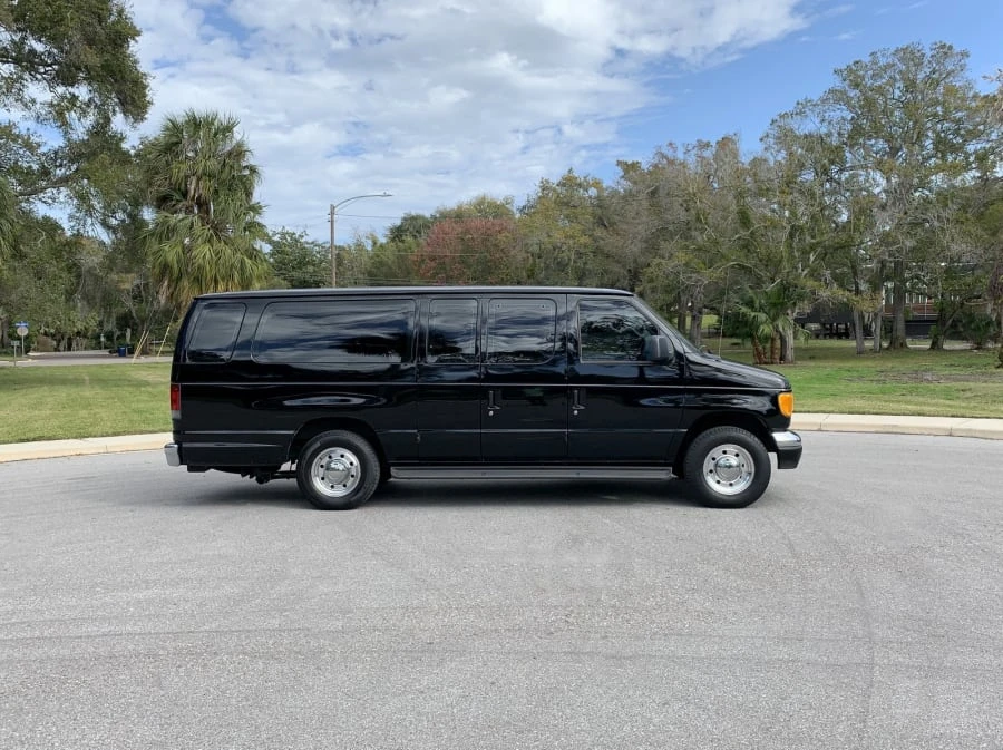 2004 Ford Econoline Van - Image 11 of 19