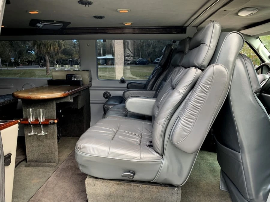 2004 Ford Econoline Van - Image 10 of 19