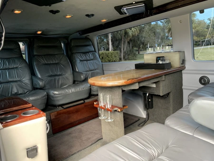 2004 Ford Econoline Van - Image 13 of 19