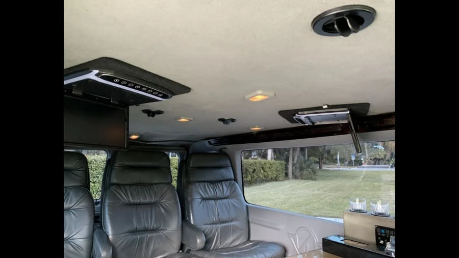 2004 Ford Econoline Van - Image 14 of 19