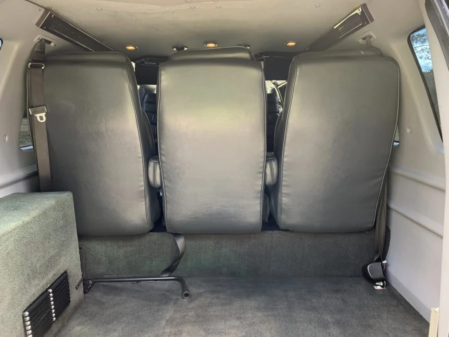 2004 Ford Econoline Van - Image 16 of 19