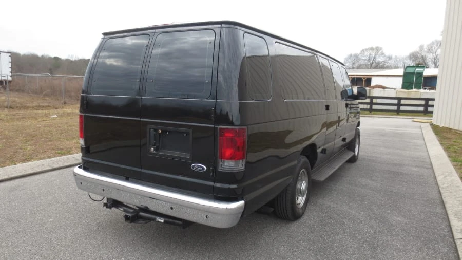 2004 Ford Econoline Van - Image 5 of 7