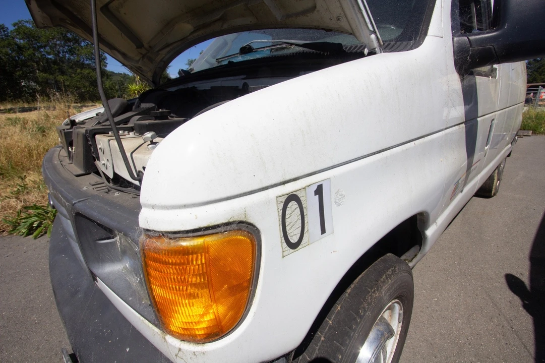 2004 Ford Econoline Van - Image 17 of 17