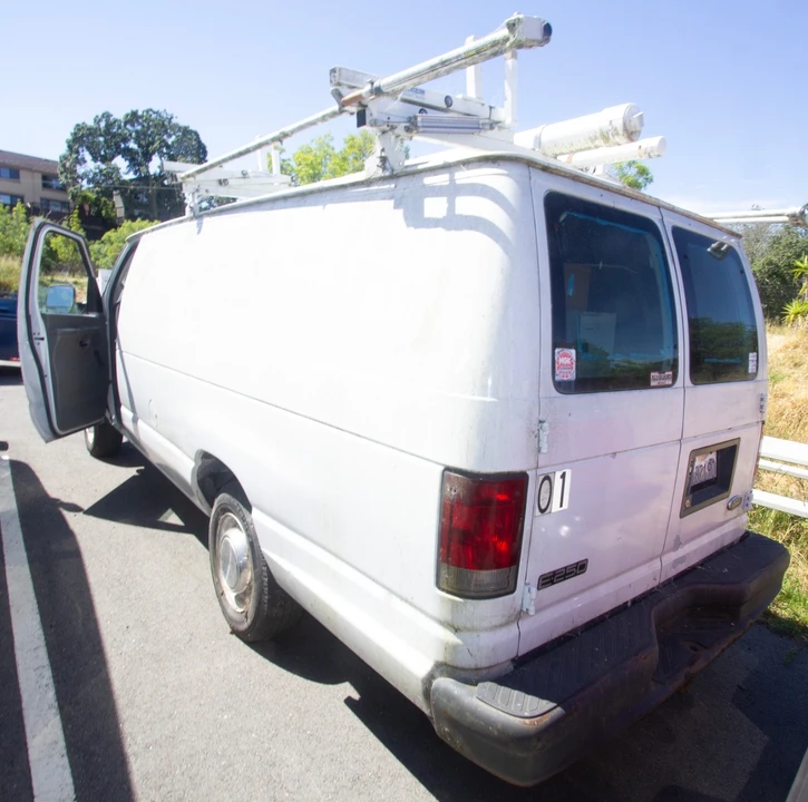 2004 Ford Econoline Van - Image 11 of 17