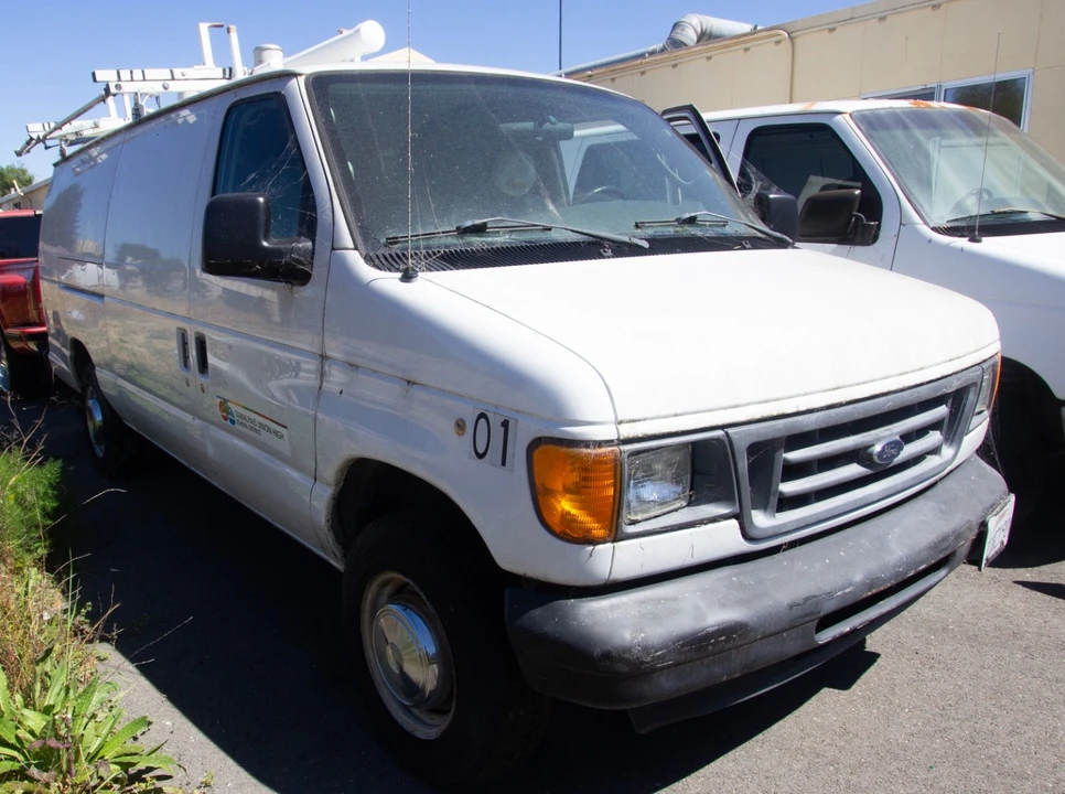 2004 Ford Econoline Van - Image 9 of 17