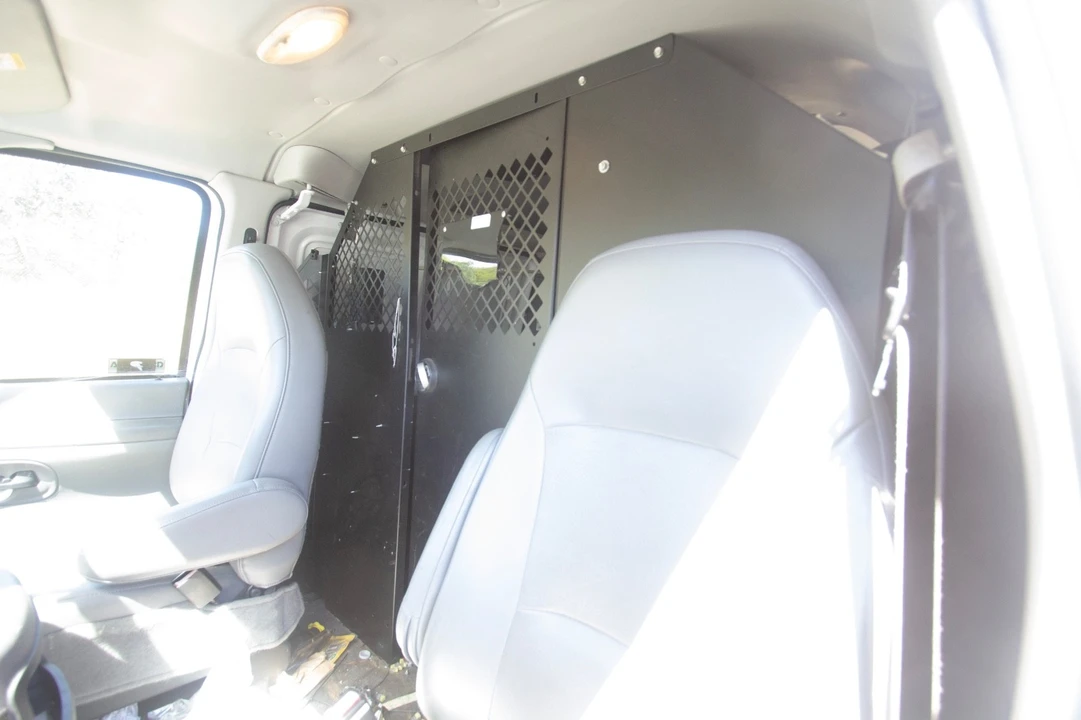 2004 Ford Econoline Van - Image 14 of 17