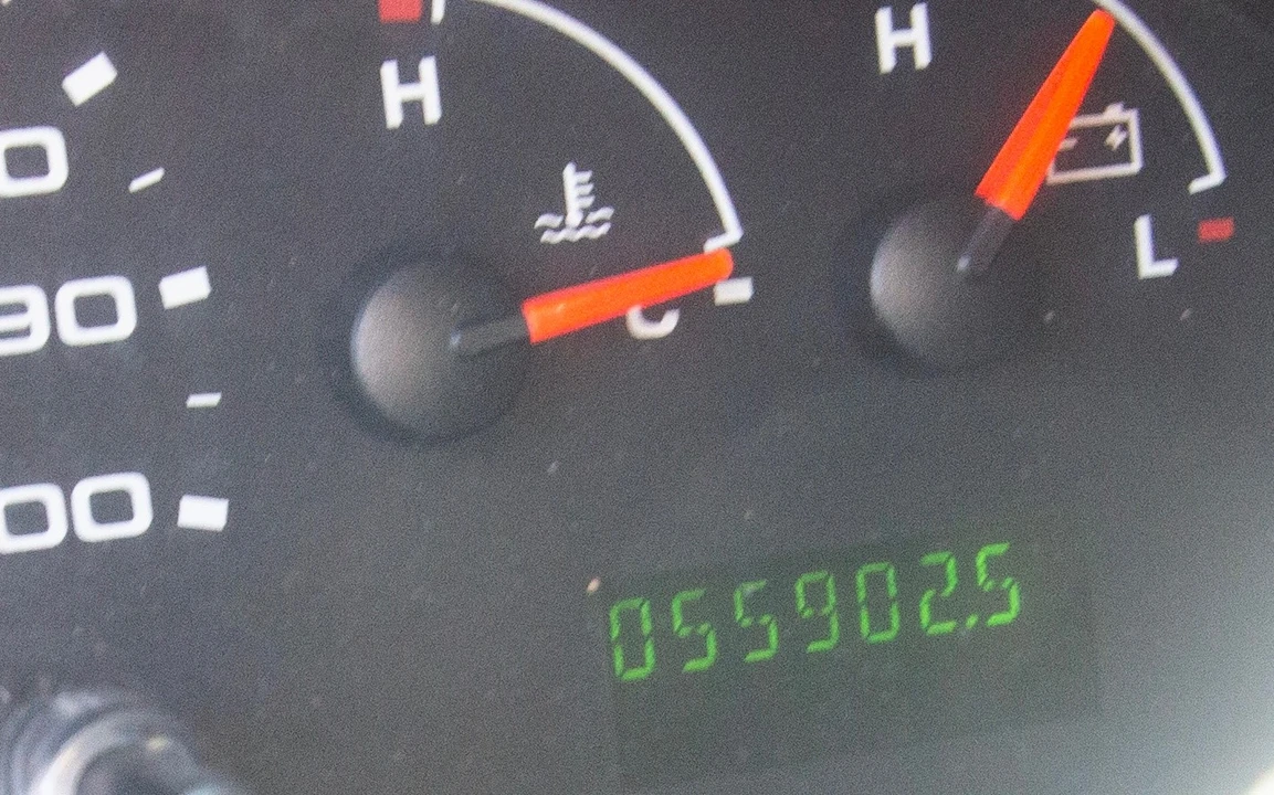 2004 Ford Econoline Van - Image 3 of 17
