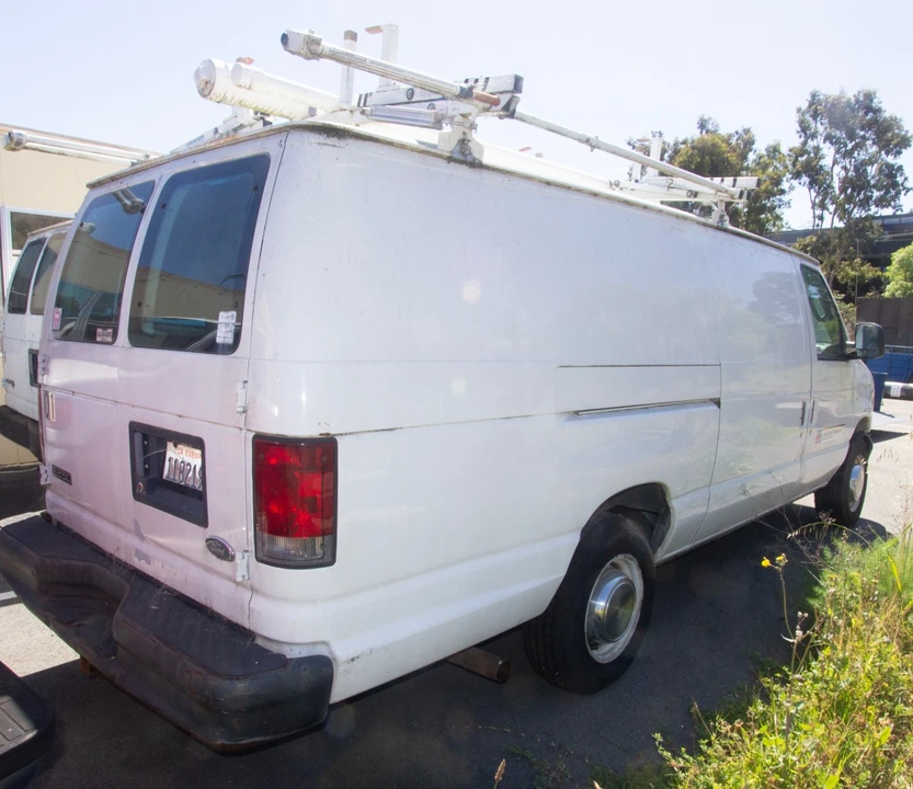 2004 Ford Econoline Van - Image 5 of 17