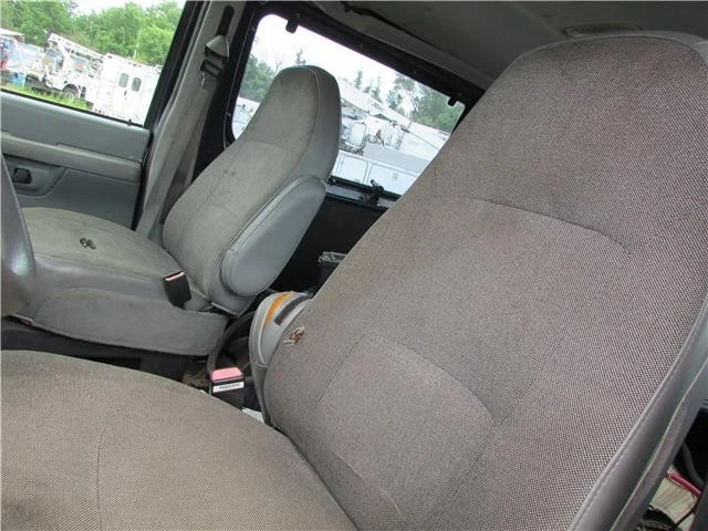 2004 Ford Econoline Van - Image 13 of 20