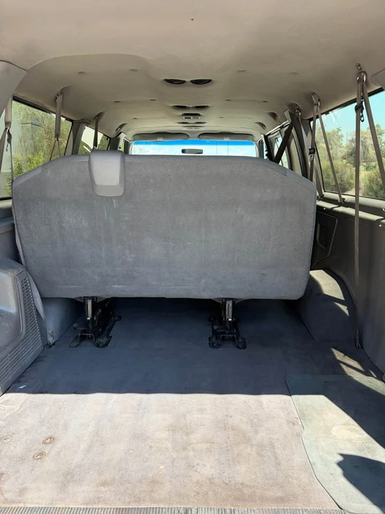 2004 Ford Econoline Van - Image 11 of 12