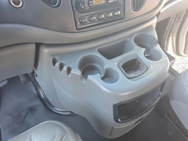 2004 Ford Econoline Van - Image 15 of 21