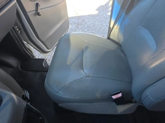 2004 Ford Econoline Van - Image 17 of 21