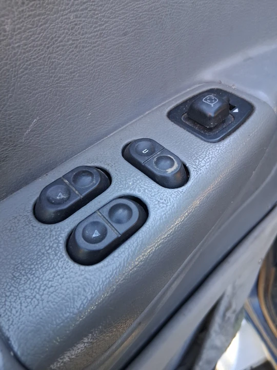 2004 Ford Econoline Van - Image 7 of 11