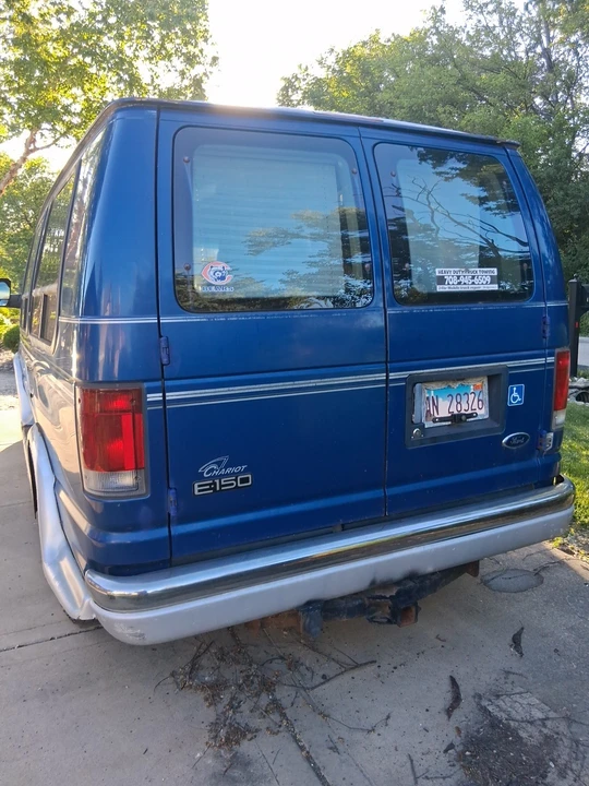 2004 Ford Econoline Van - Image 9 of 11