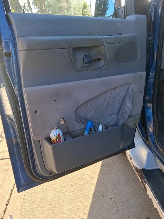 2004 Ford Econoline Van - Image 5 of 11