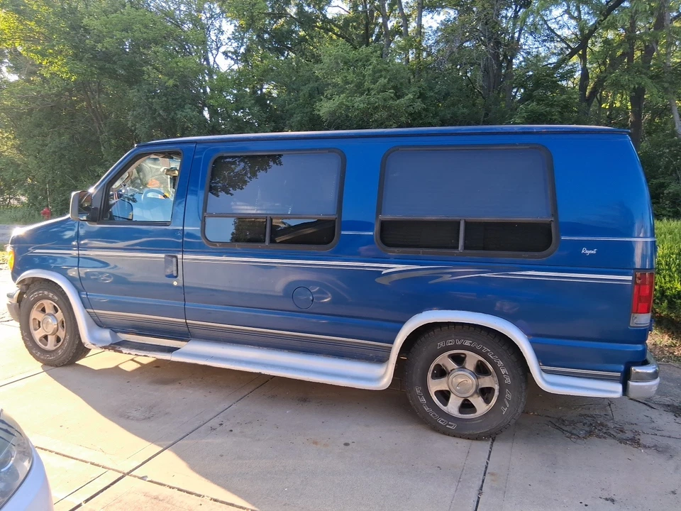2004 Ford Econoline Van - Image 11 of 11