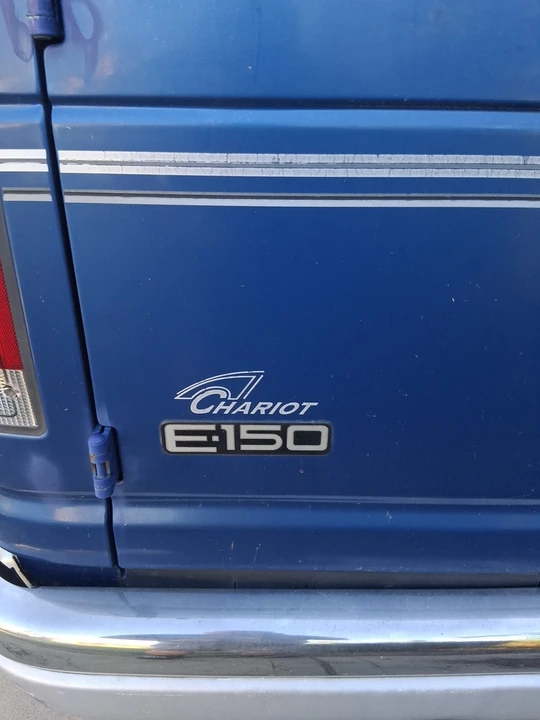 2004 Ford Econoline Van - Image 8 of 11