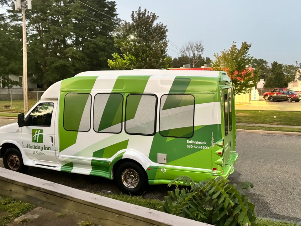2004 Ford Econoline Van - Image 9 of 21