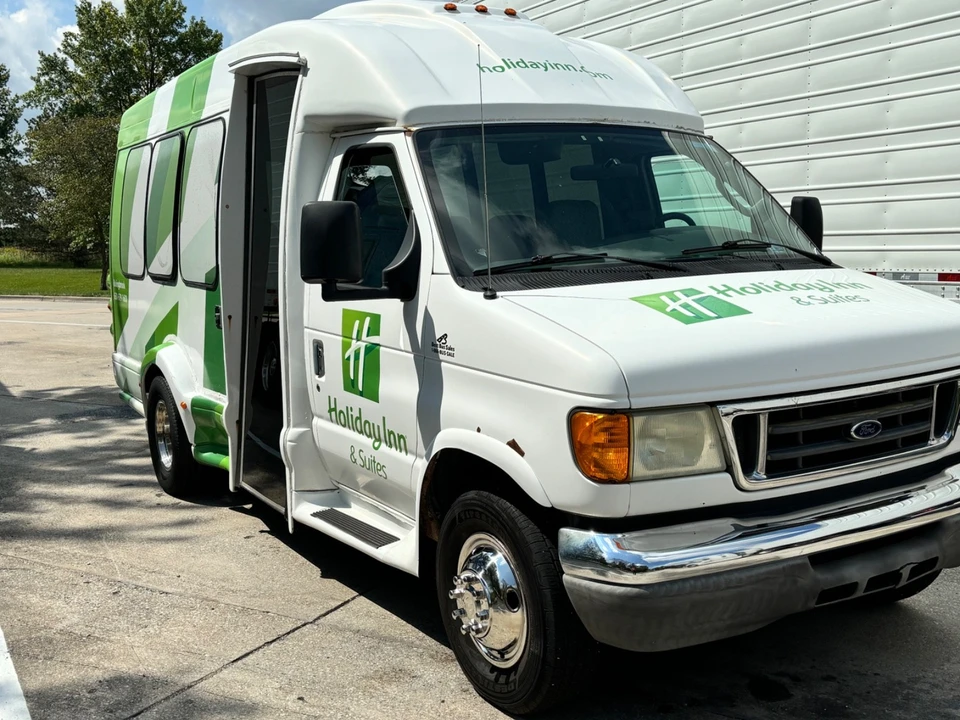 2004 Ford Econoline Van - Image 4 of 21