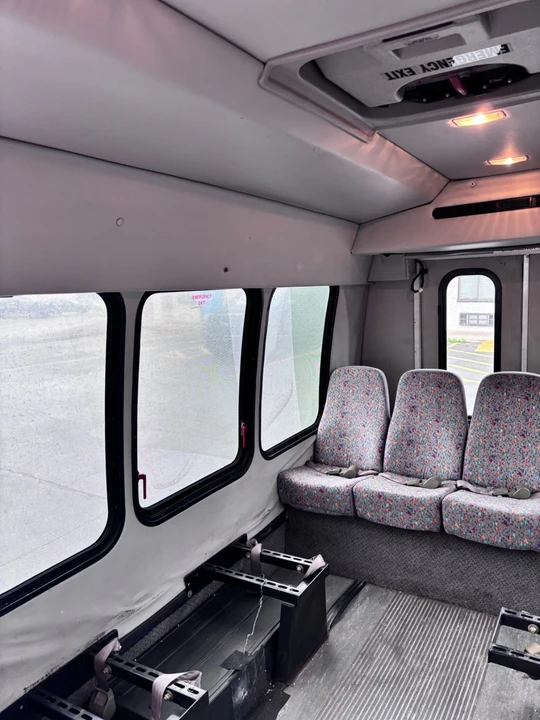 2004 Ford Econoline Van - Image 20 of 21