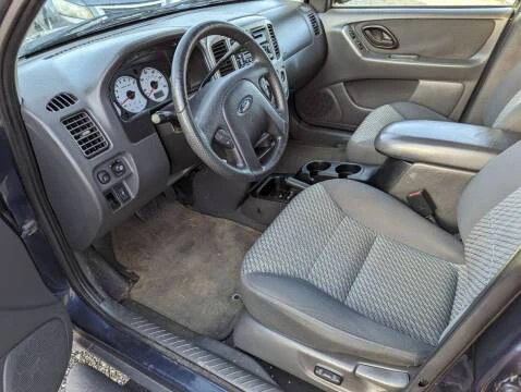 2004 Ford Escape - Image 8 of 10